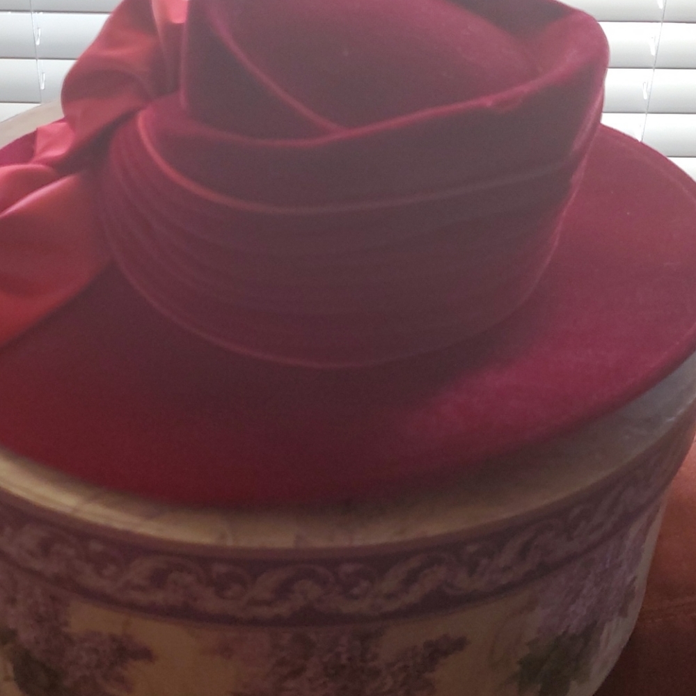 Hat - Picture 2 of 4